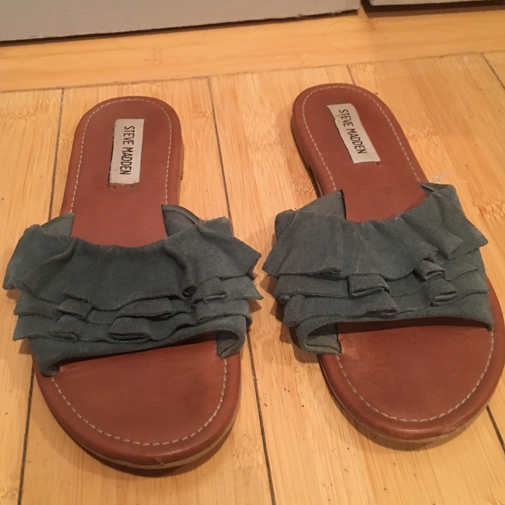 Ruffle flats